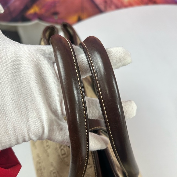 Dooney and Bourke Large shoulder bag - Picture 17 of 17